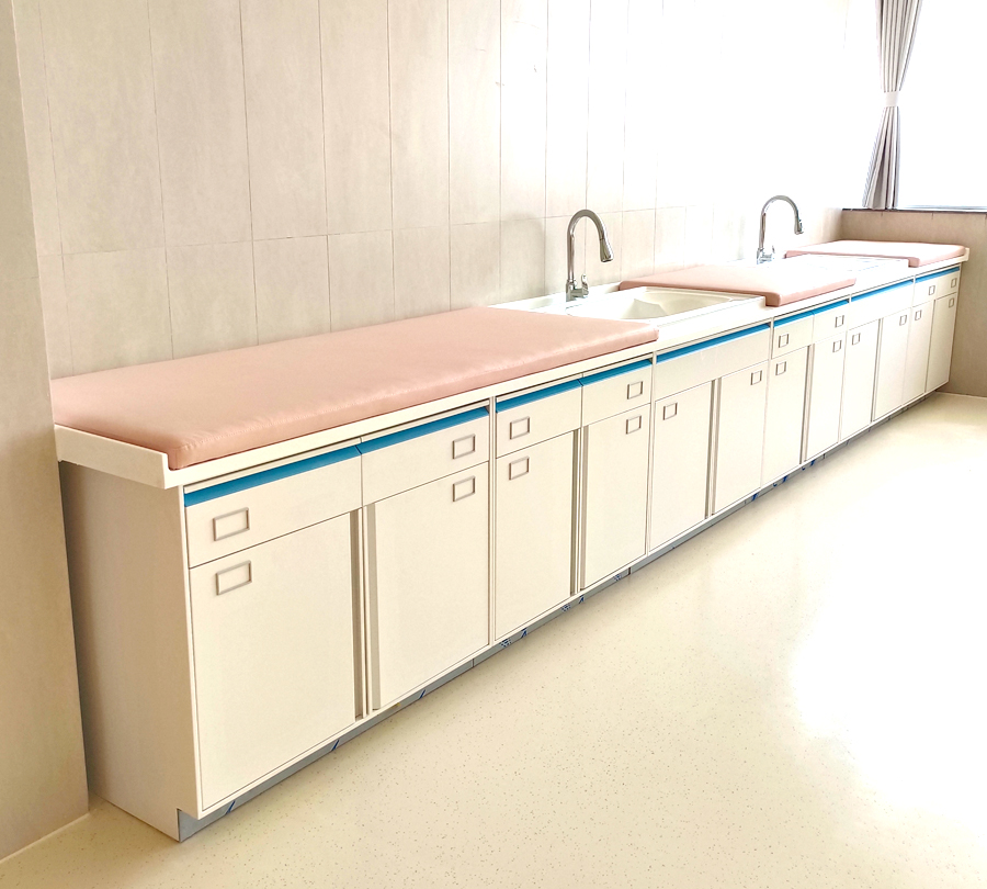 医院家具-洗婴台.jpg